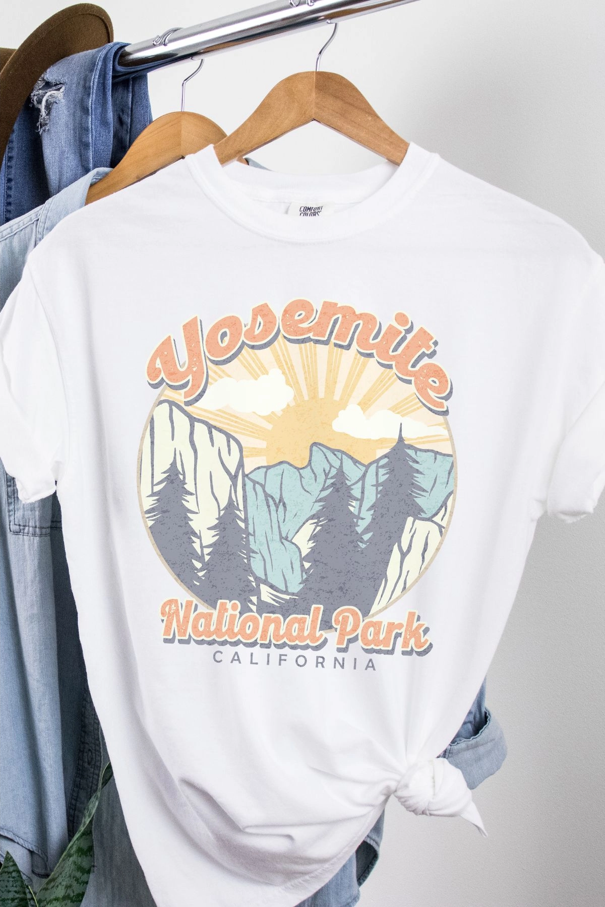 Yosemite National Park Graphic Tee