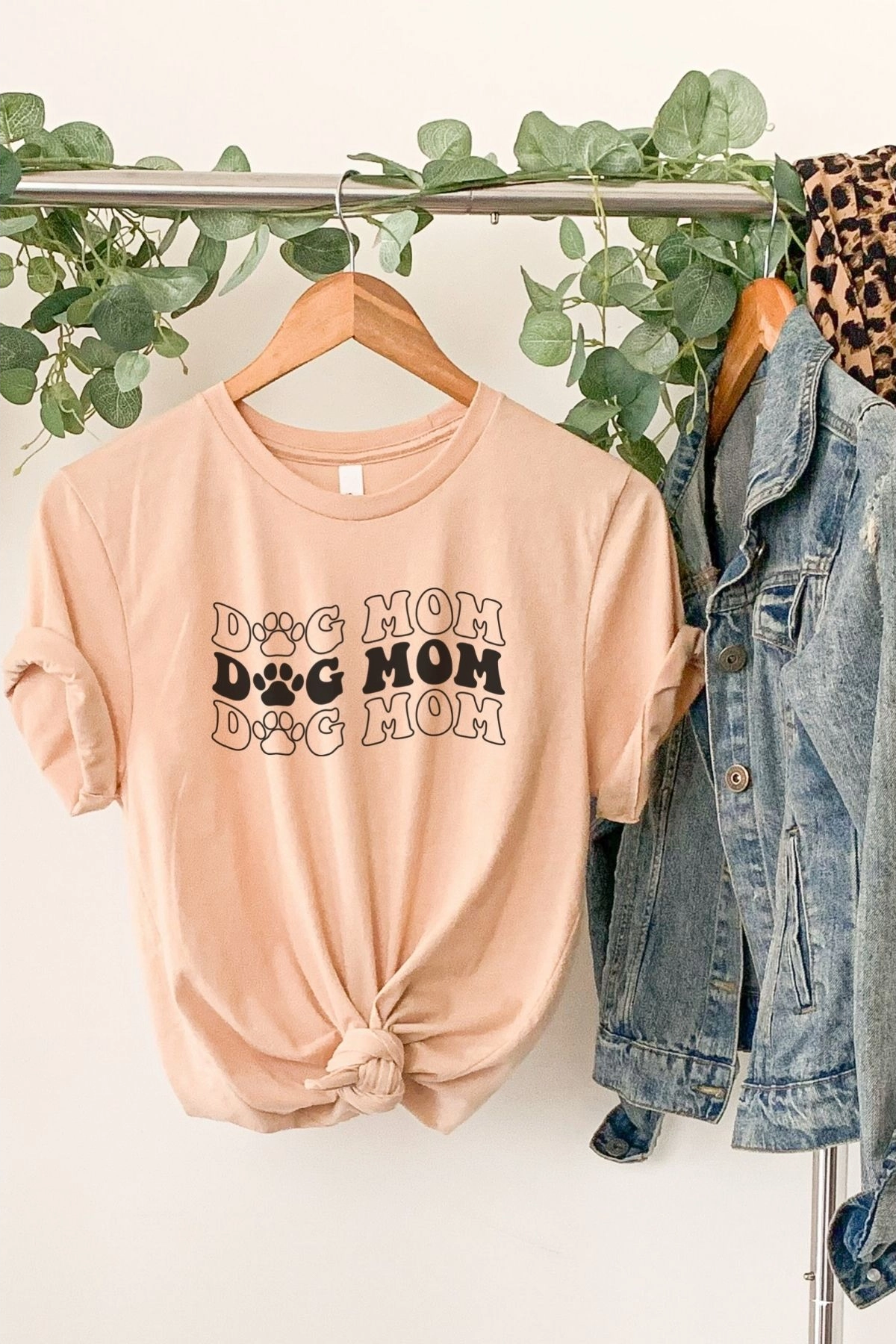 Dog mom graphic clearance tee